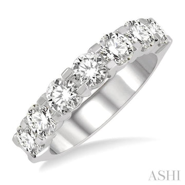1 1/2 Ctw 7 Stone Round Cut Diamond Wedding Band in 14K White Gold